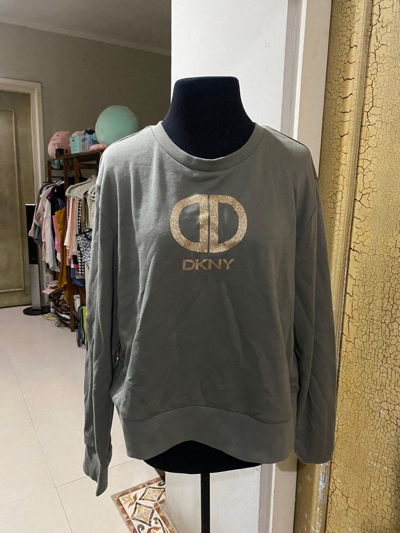 DKNY Sweater (Category: Coats, Jackets and Outerwear) located in Paranaque City. Submitted by soapsian (Listing ID 1319468180, Image 2). Description: Brand new, bought from US..