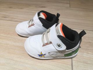 （分類：）位於 。 由 lrini_203 提交（商品編號 1319396632，圖片 1）。簡介： 。