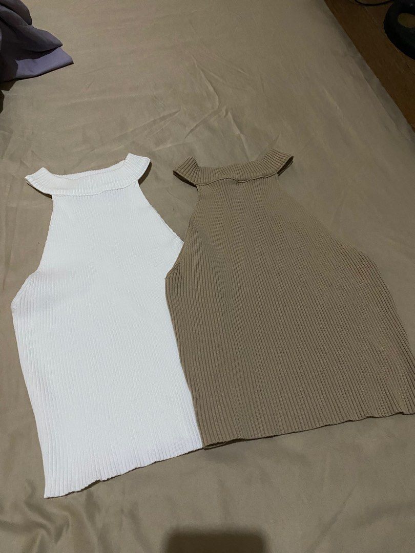 Halter Ribbed Knit Top (Category: Sleeveless) located in Paranaque City. Submitted by soapsian (Listing ID 1319467883, Image 2). Description: RFS: Decluttering Bought last year from Shein.