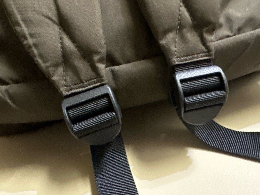 Hellolulu backpack (Category: Backpacks) located in Singapore. Submitted by graceh.murmurings (Listing ID 1319444852, Image 2). Description: Color Brown Size L Name: Hellolulu Oliver Day Pack FEATURES Main compartment with quick access drawstring closure. Internal padded compartment fits up to MacBook Pro 16″ (w35.8 x d1.6 x h24.6 cm) Inner zippered pocket Front zippered pockets with key clip & snap button slip pockets for versatile accessories B