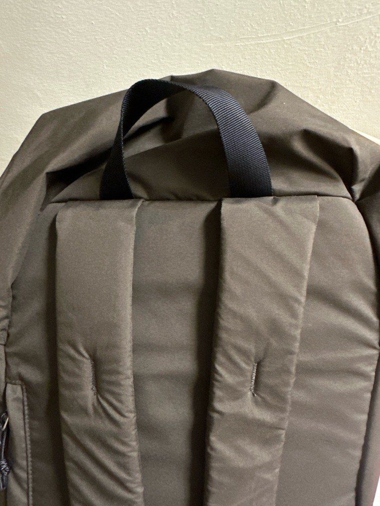 Hellolulu backpack (Category: Backpacks) located in Singapore. Submitted by graceh.murmurings (Listing ID 1319444852, Image 3). Description: Color Brown Size L Name: Hellolulu Oliver Day Pack FEATURES Main compartment with quick access drawstring closure. Internal padded compartment fits up to MacBook Pro 16″ (w35.8 x d1.6 x h24.6 cm) Inner zippered pocket Front zippered pockets with key clip & snap button slip pockets for versatile accessories B
