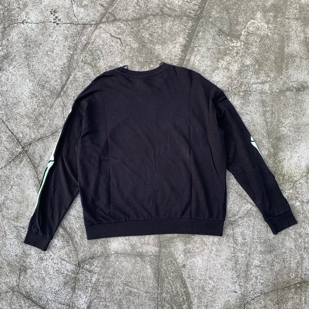H&m skeleton sweatshirt discount