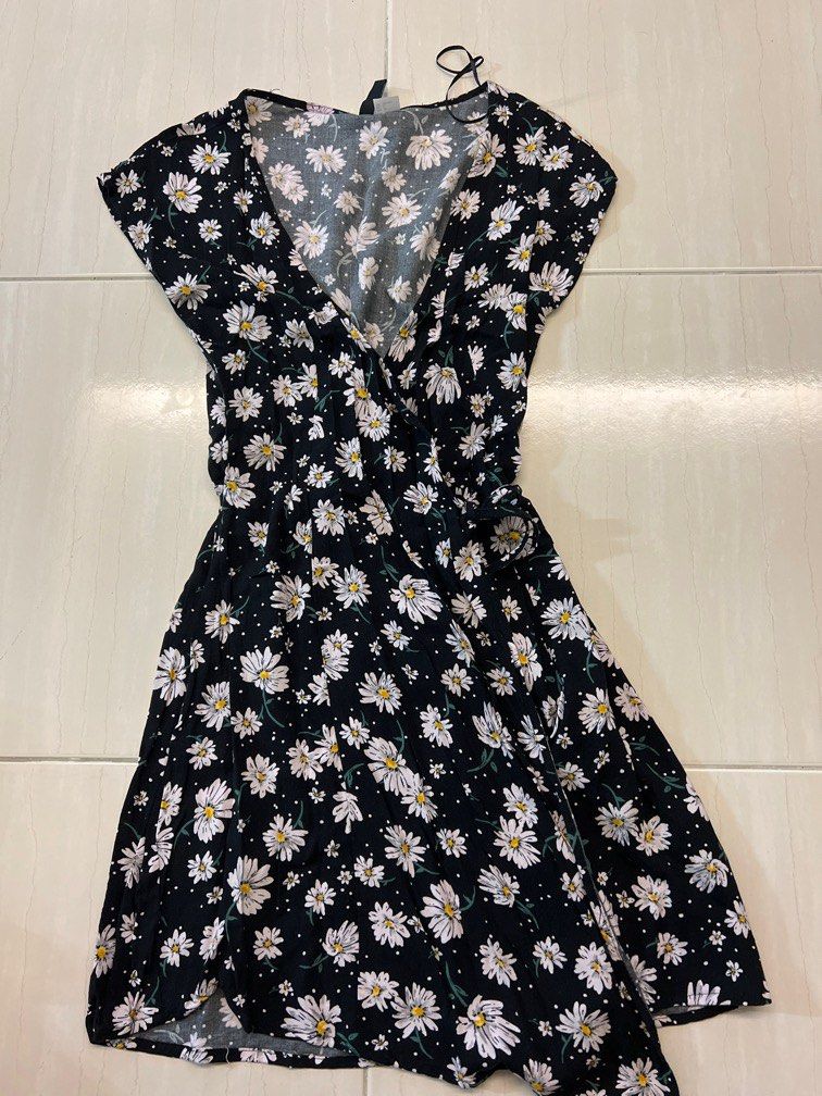 H&m daisy dress on sale