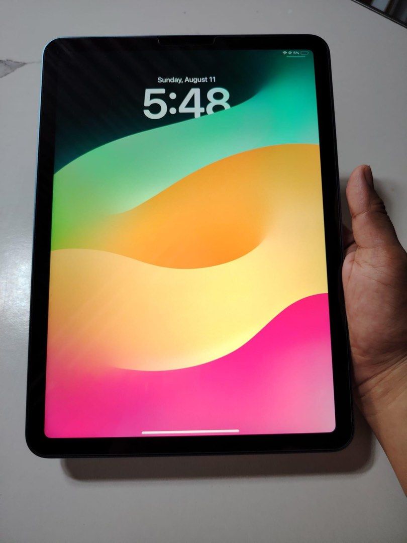 Ipad Air (Category: iPad) located in Manila. Submitted by kbgadgetstore (Listing ID 1319472630, Image 2). Description: Ipad Air 5th Gen 256 GB.