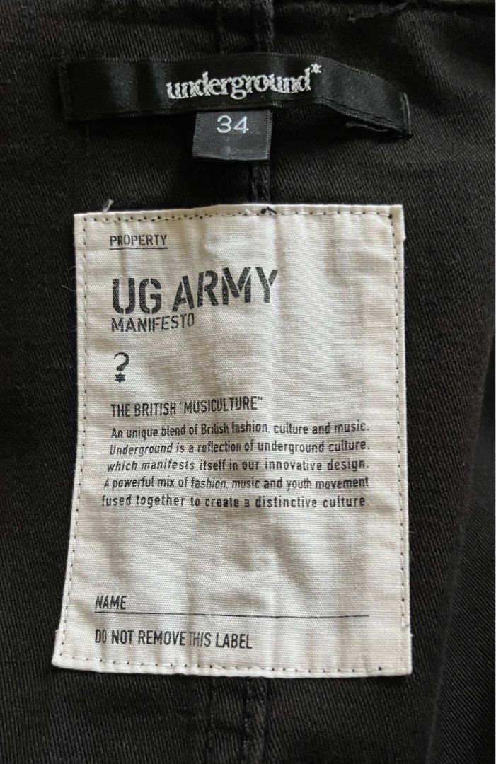 Jacket （分類：外套及戶外衣服）位於 Hong Kong。 由 lssyy 提交（商品編號 1319437768，圖片 3）。簡介： 。