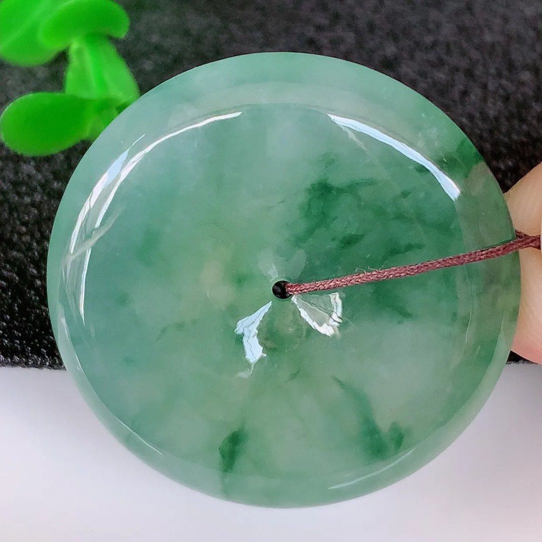Grade a jade pendant hotsell