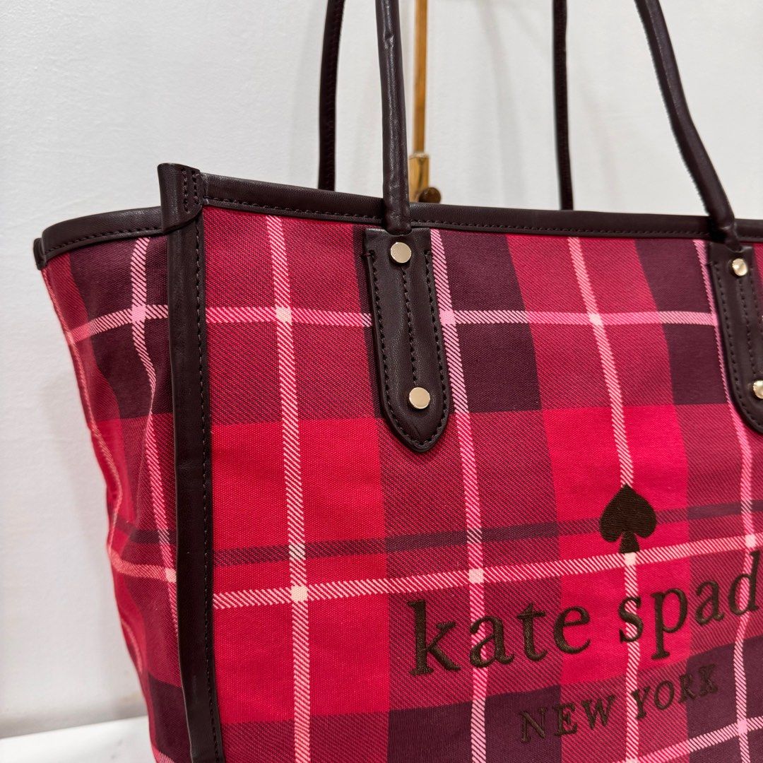 KATE SPADE (Category: Luxury Bags & Wallets) located in Daraga. Submitted by luxbicolph (Listing ID 1319480243, Image 2). Description: .