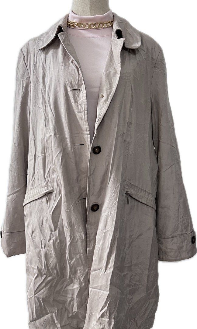 Large Coat (Category: Coats, Jackets and Outerwear) located in Quezon City. Submitted by erte_ph (Listing ID 1319402460, Image 2). Description: — with minimal stain at the back — Blazer/coat is measured laid flat using medida/tape measure — Actual color may vary due to lighting — Please manage your expectations, these are all pre-loved — No bogus buyer and joy reserver.