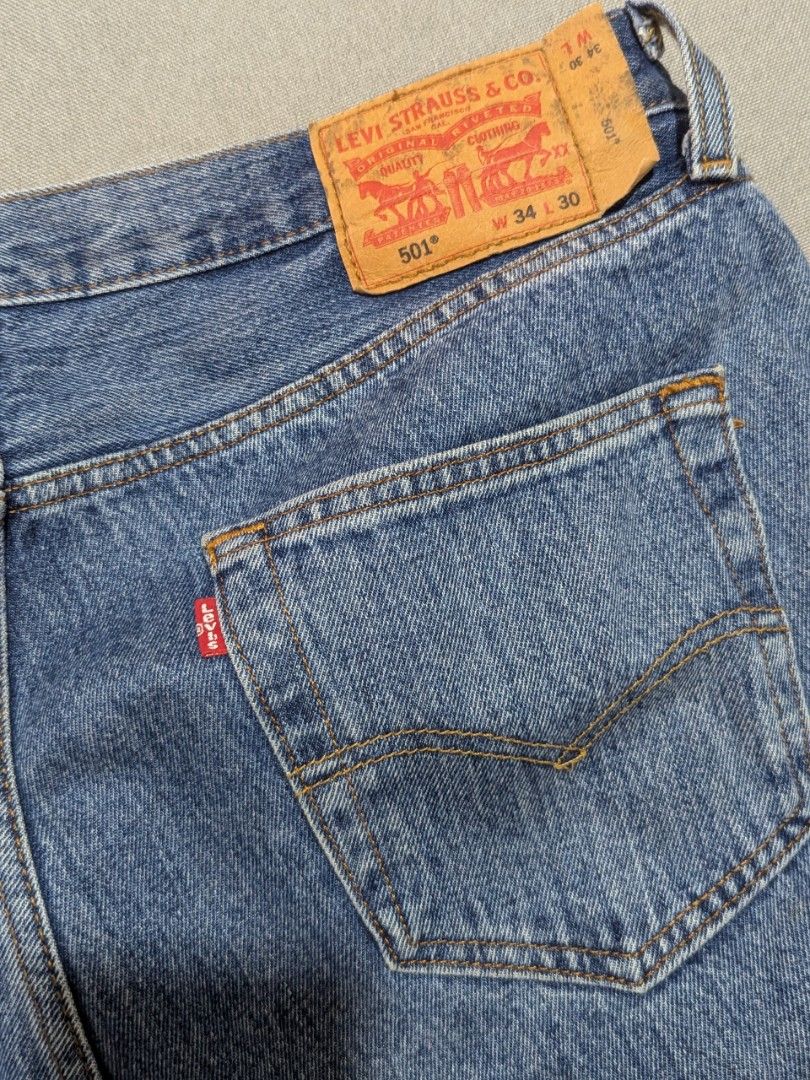 Levi's 501 Original for Men (Category: Jeans) located in Pasig City. Submitted by eldiyu (Listing ID 1319510296, Image 1). Description: Button fly Size 34.