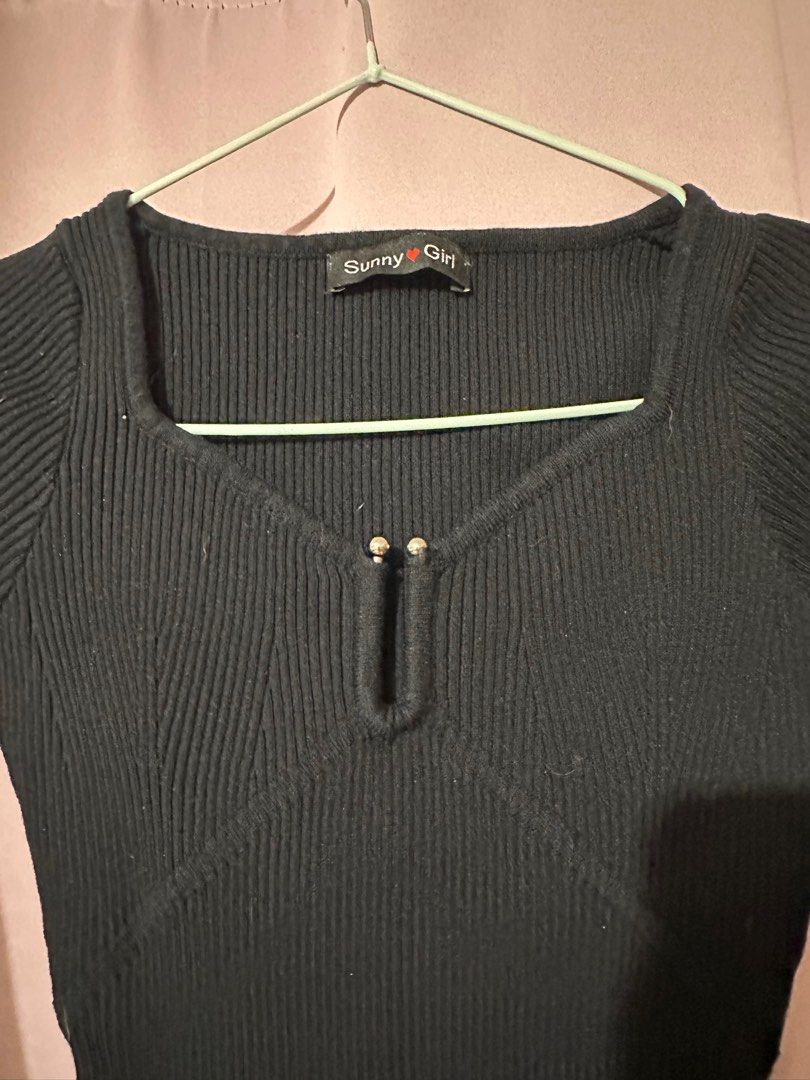 Longsleeves top (Category: Longsleeves) located in Pasig City. Submitted by roandeclutter (Listing ID 1319501483, Image 2). Description: Zara d u p e from orange app. .