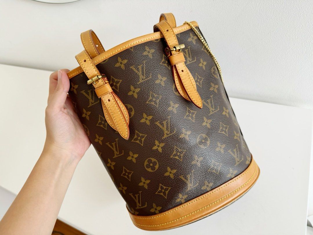 Louis Vuitton LV Vintage Marais Bucket Tote Shoulder Bag with Pouch
