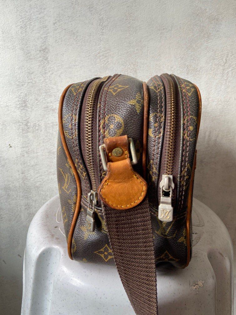 LV monogram crossbody sling bag (Category: Luxury Bags & Wallets) located in Manila. Submitted by freddiectable (Listing ID 1319342632, Image 2). Description: Slightly used. With lots of pockets and compartments inside Price still negotiable Drop a message .