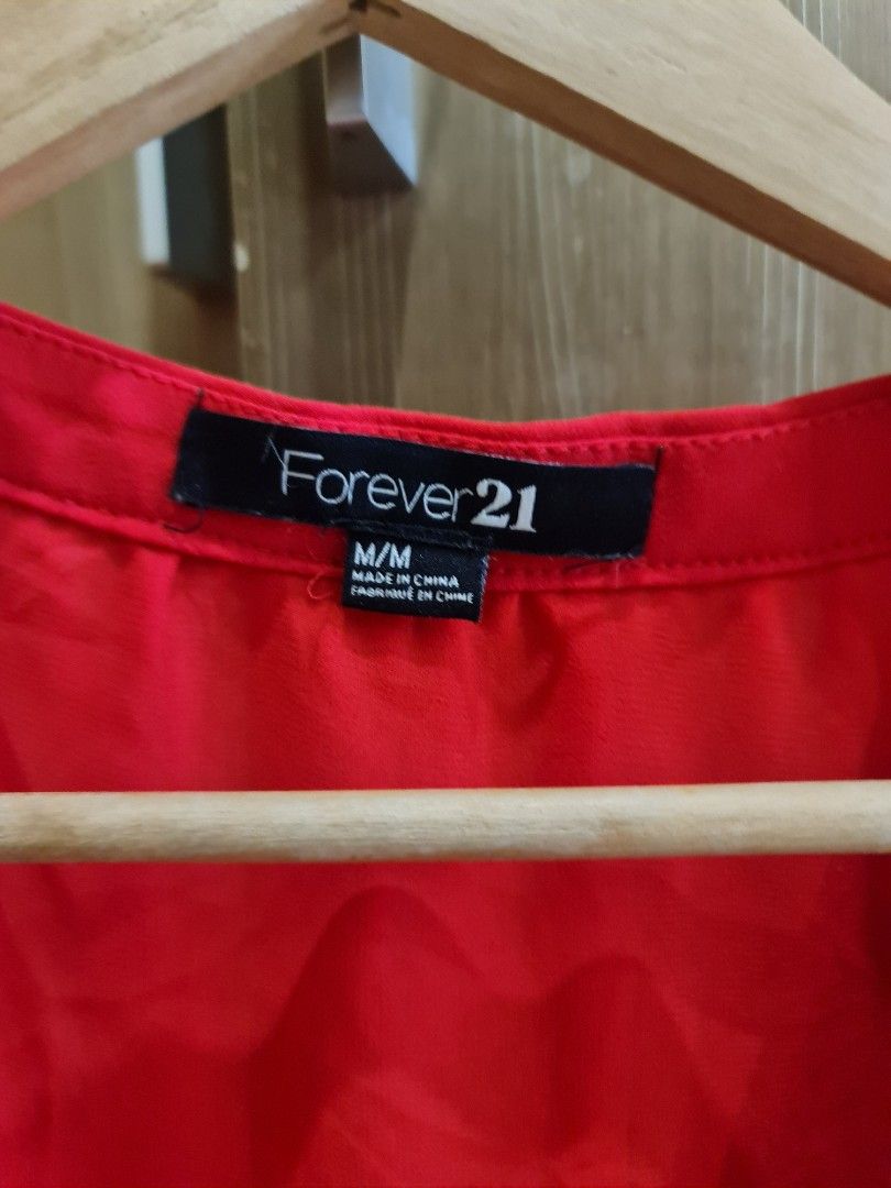 M Forever21 Red blouse (Category: Blouses) located in Quezon City. Submitted by fp332 (Listing ID 1319515283, Image 3). Description: Very lightly used. Decluttering.