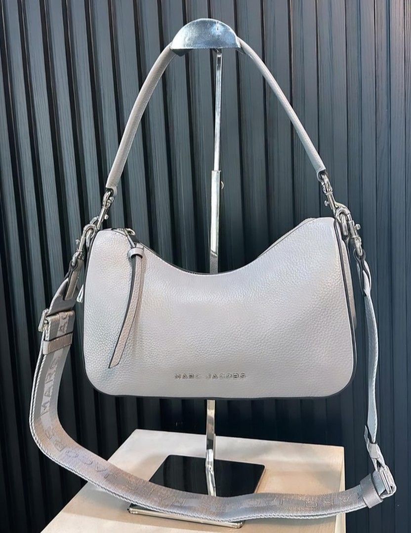 Marc jacob drifter large (Category: Luxury Bags & Wallets) located in Quezon City. Submitted by handpickerbag (Listing ID 1319497081, Image 2). Description: original and new.