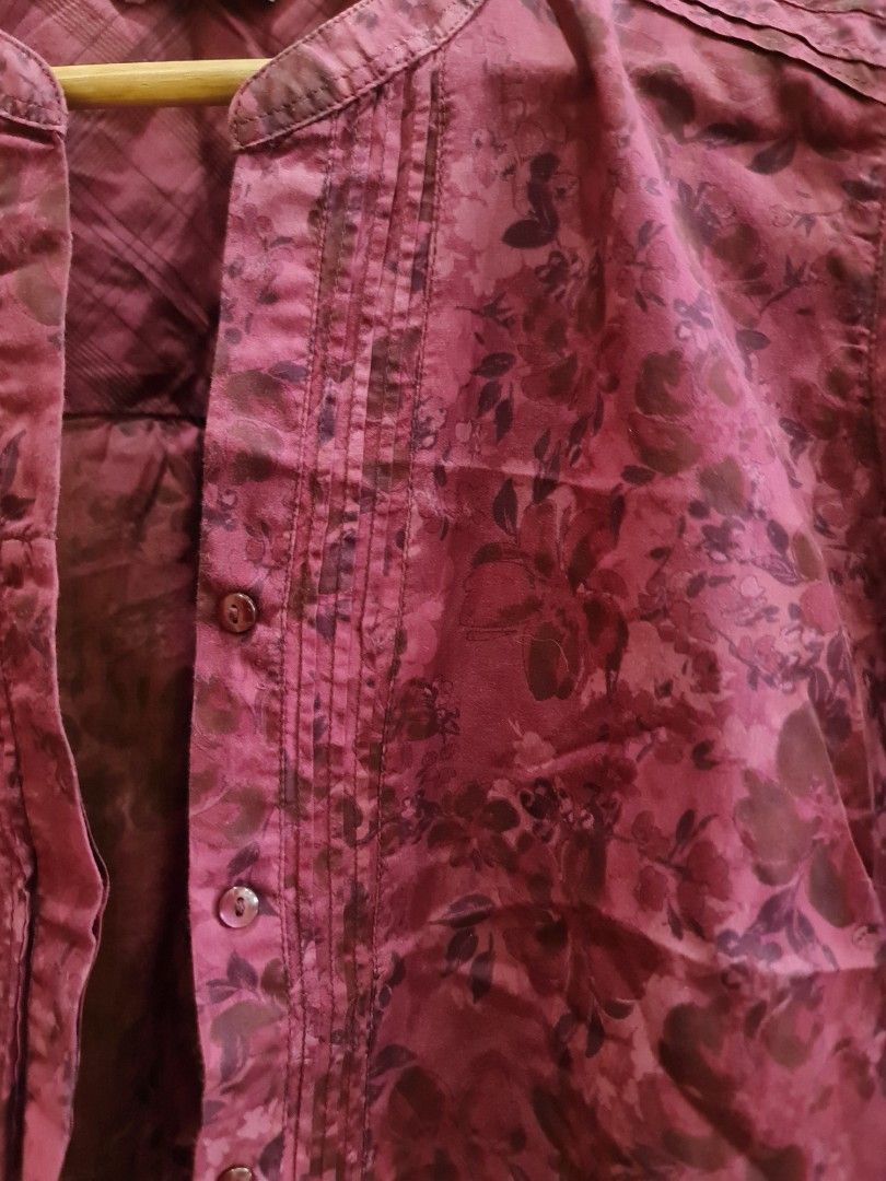 Marks and Spencer Violet Floral Top (Category: Longsleeves) located in Quezon City. Submitted by fp332 (Listing ID 1319515029, Image 3). Description: great color and light fabric. Slighly used. Decluttering..