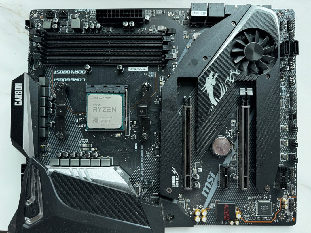MSI MPG X570 GAMING PRO CARBON WIFI 主機版連AMD Ryzen 7 3800X 
