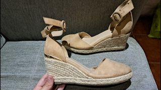 （分類：）位於 。 由 isabelleackers 提交（商品編號 1319452803，圖片 1）。簡介： 。