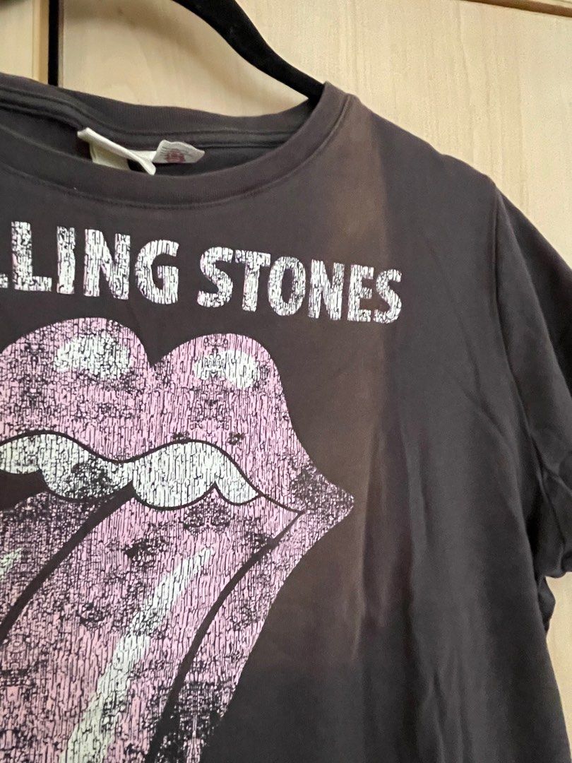 Rolling Stones H&M Shirt (Category: Shirts) located in Cebu City. Submitted by userper (Listing ID 1319362160, Image 2). Description: Rolling Stones H&M Shirt With stain noted in picture.