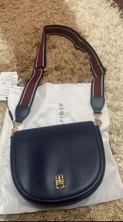 Tommy Hilfiger 鎖鏈袋64227740399745110