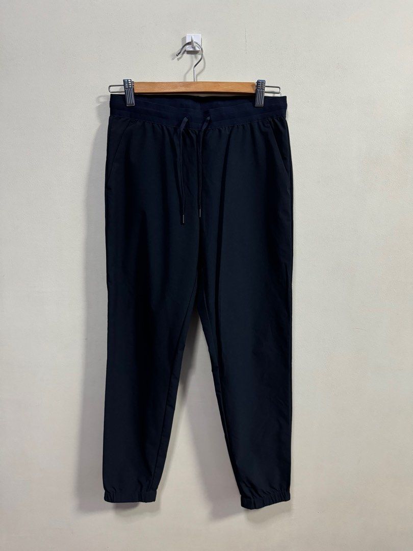 Uniqlo Lightweight Sports Drawstring Track Pants in Navy