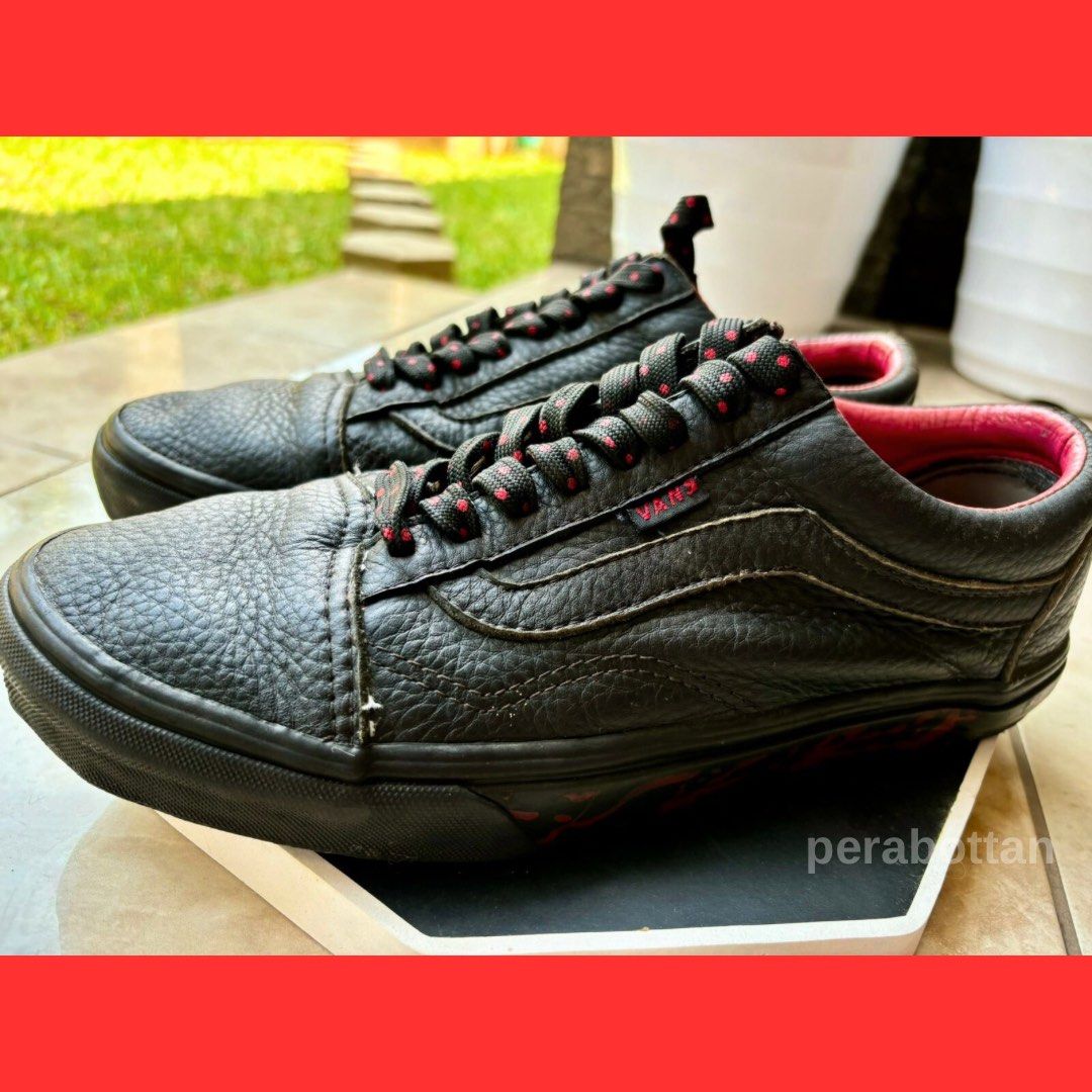 Vans Oldshool x Slayer Reign In Blood Edition Size 9, Fesyen Pria