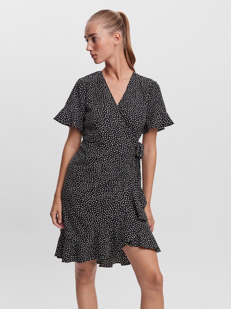 Vero Moda dress Women s Fashion Dresses Sets Dresses on Carousell