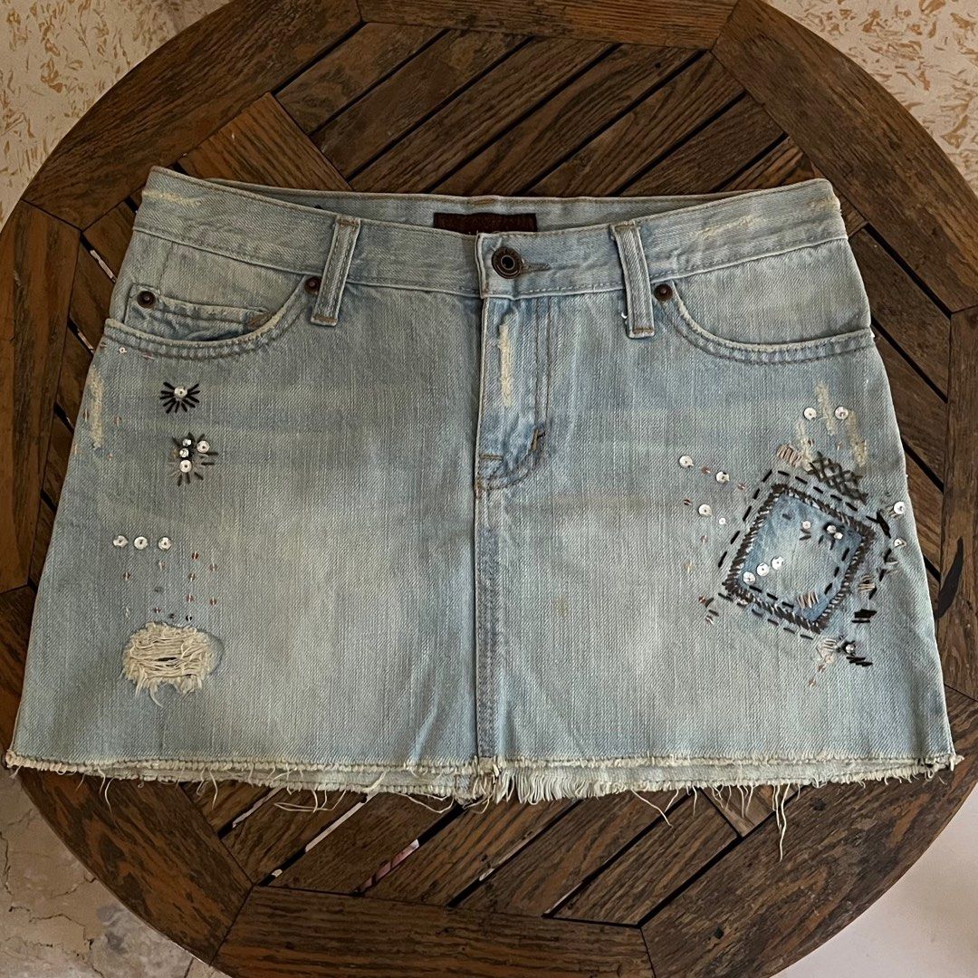 Y2K Patched Denim Mini Skirt (Category: Skirts) located in San Rafael. Submitted by peanaughty (Listing ID 1319340907, Image 2). Description: - condition: 10/10 - rfs: changed my style .