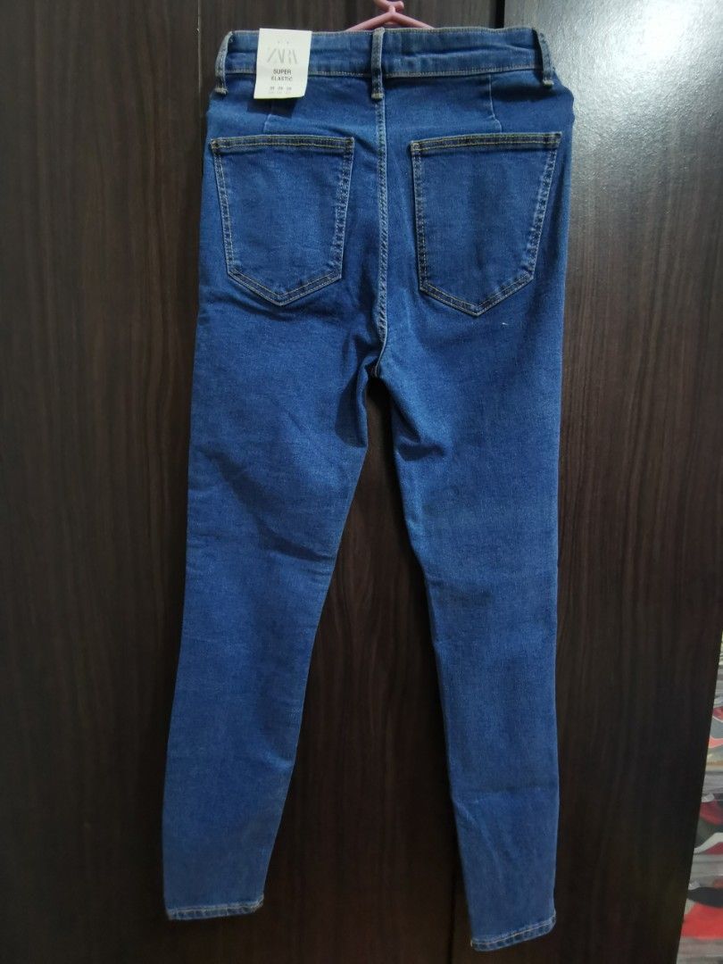 Zara Super Elastic Jeggings (Category: Jeans) located in Manila. Submitted by marjll (Listing ID 1319374299, Image 2). Description: Brandnew with Tag Hi-rise/Shaper Ankle Length EU 38 Very stretchy can fit up to 27 waistline MOP: BDO COURIER: LBC/GOGO EXPRESS.