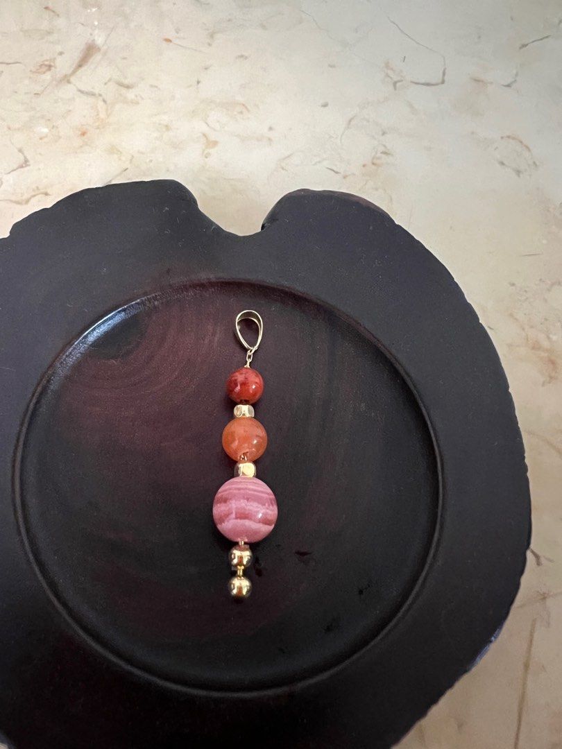 18k+天然無優化的有色寶石, 名牌, 飾物及配件- Carousell 