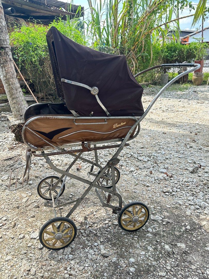 Swallow baby carriages shop