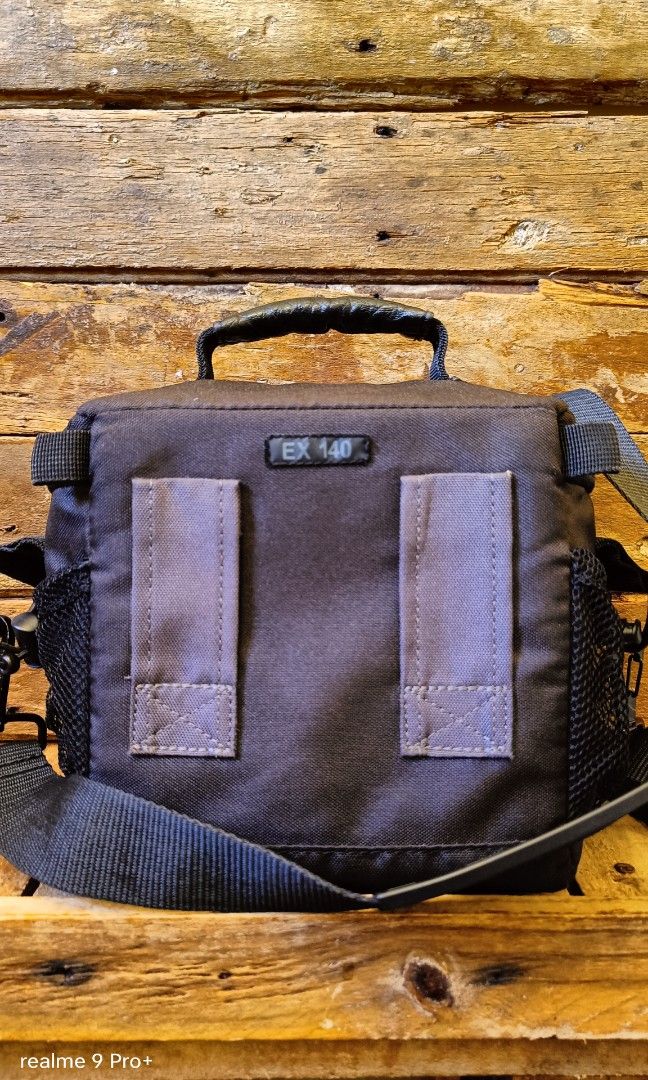 💯 Lowepro EX 140 camera bag (Category: Camera Bags & Carriers) located in General Mariano Alvarez. Submitted by randzwurkz85264 (Listing ID 1319655957, Image 2). Description: GMA Cavite.
