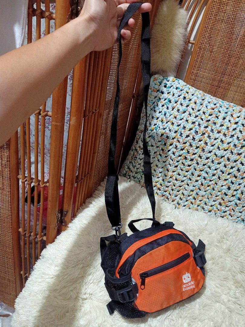 arnaldo bassini.slingbag beltbag Men s Fashion Bags Sling Bags on Carousell