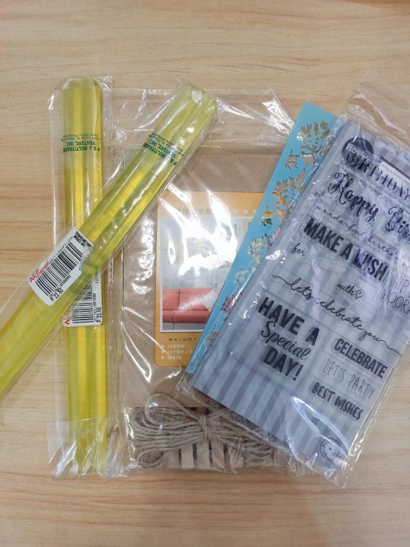 Art Materials (Category: Craft Supplies & Tools) located in Mandaluyong City. Submitted by chrisern35 (Listing ID 1319592677, Image 1). Description: Bundle Price: ₱100 Strictly bundled purchase. Includes: - 4 Medium Glue Gun Refill - Wall Frame DIY Paper (Expressions) - Craft Stamps (National Bookstore) Freebie: Pattern Stamp.