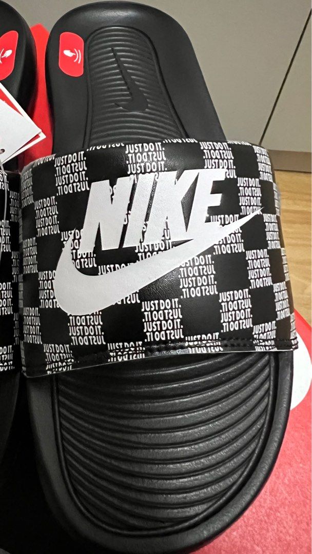 nike benassi checkered