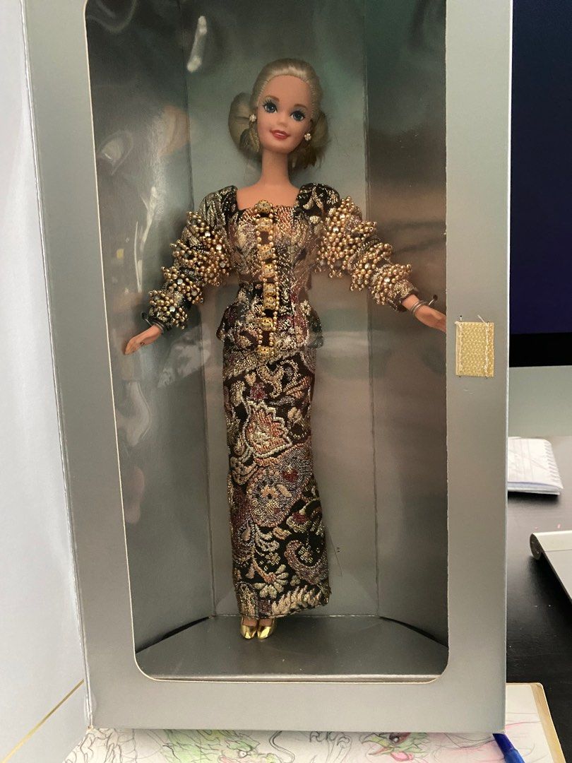 バービー人形ChristianDior LimitedEdition（おまけ付） Amazon.co.jp: バービー(Barbie) クリスティー55周年