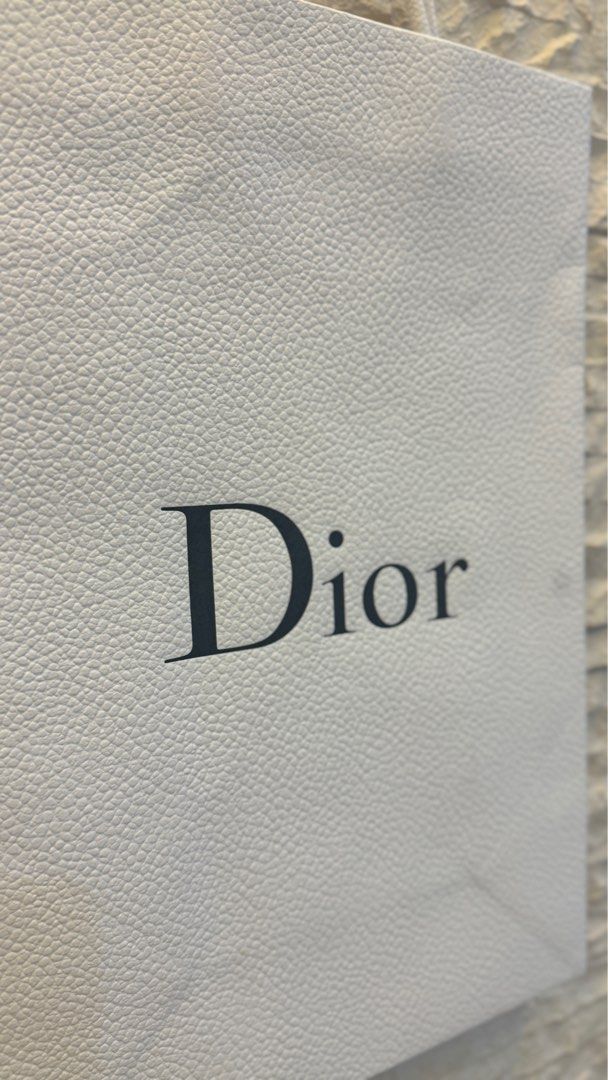 Christian Dior Paper Bag (Category: Luxury Accessories) located in San Fernando. Submitted by mnlt_o (Listing ID 1319623455, Image 2). Description: Authentic From Dior, Paris See photos for condition OAD: 38 L x 25 W x 13 D cm Price: 700 + sf Location: San Fdo Pamp..