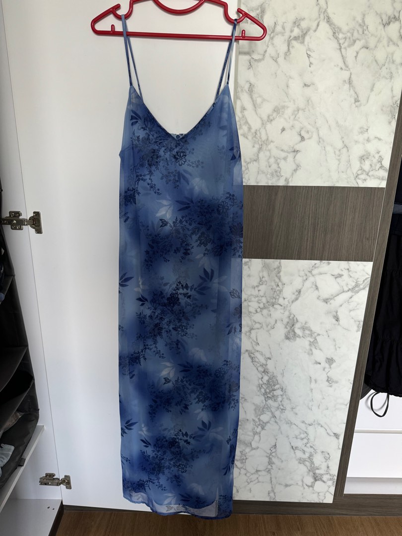 City Triangles Blue Floral Watercolor Dress Vintage, Women's Fashion,  Dresses & Sets, Dresses on Carousell