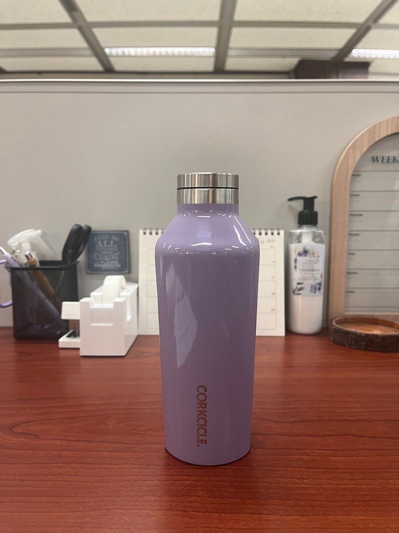 Corkcicle Canteen Gloss Peri Peri 9 oz (Category: Water Bottles & Tumblers) located in Quezon City. Submitted by cggd87_ (Listing ID 1319595532, Image 2). Description: Selling my Corkcicle Canteen in Peri Peri (9 oz) RFS: decluttering, extra tumbler Bought for 1,450 php. Used about 2-3 times only. Insulation still good, but selling low because paint was scratched while I was transporting my stuff to my new place 😢 Negotiable. Message me for more