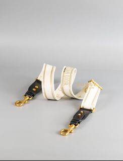 (Category: ) located in . Submitted by closetcompany (Listing ID 1319667154, Image 1). Description: .