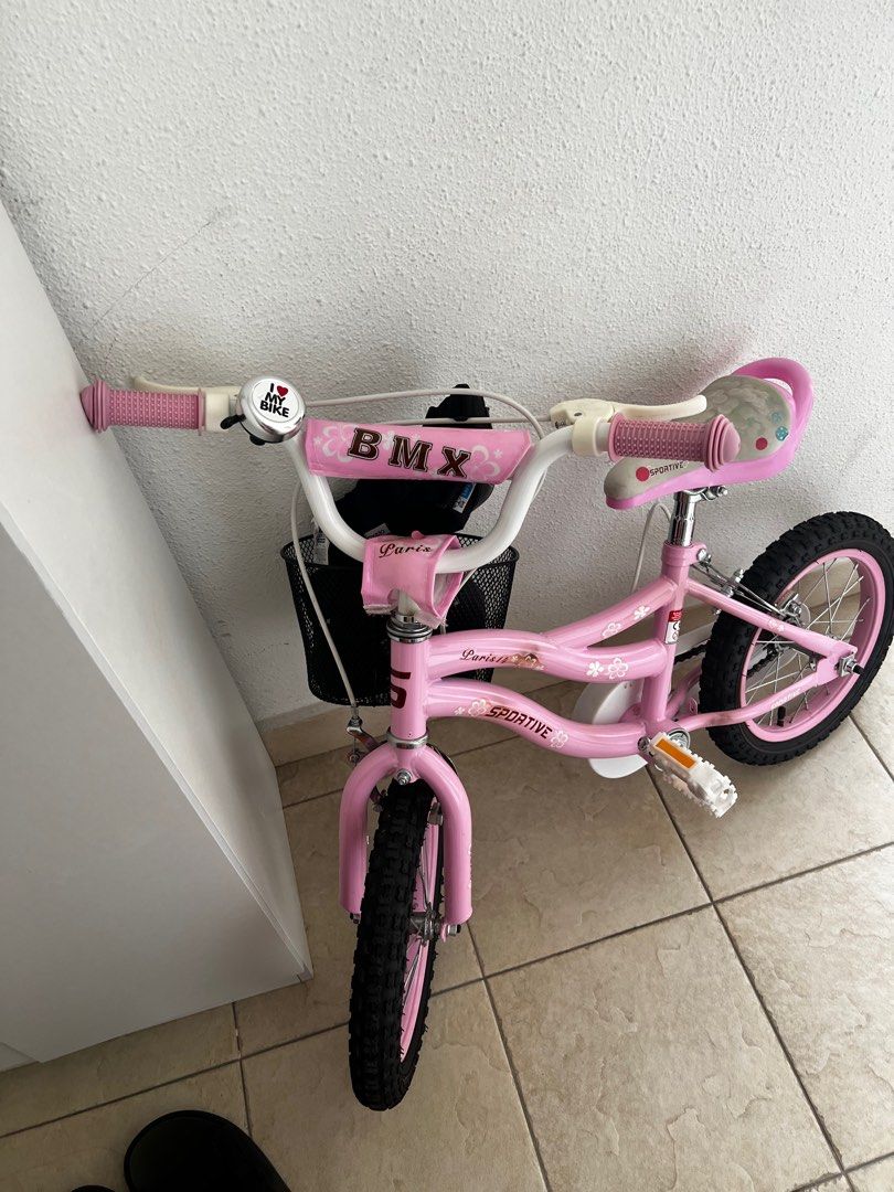 Girl s Bicycle 4 6 years old Sports Equipment Bicycles Parts Bicycles on Carousell
