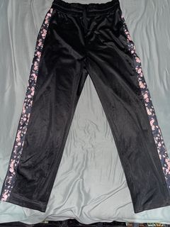 (Category: ) located in . Submitted by ra_ry (Listing ID 1319622790, Image 1). Description: .