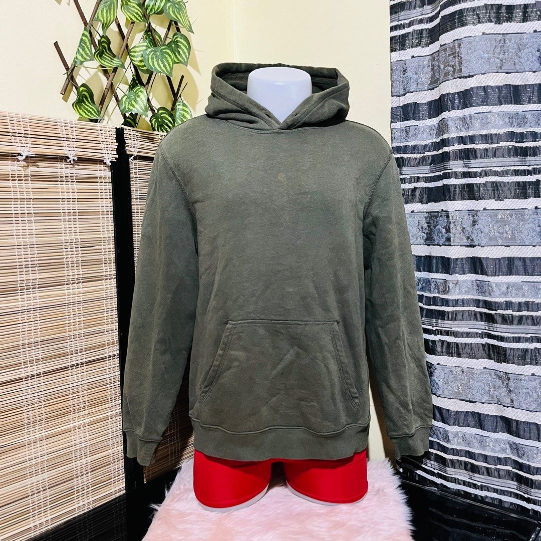 H M PULLOVER SWEATSHIRT HOODIE JACKET VINTAGE ARMY GREEN MEDIUM 22x27 WITH PINHOLE DISCOLORATION Men s Fashion Activewear on Carousell