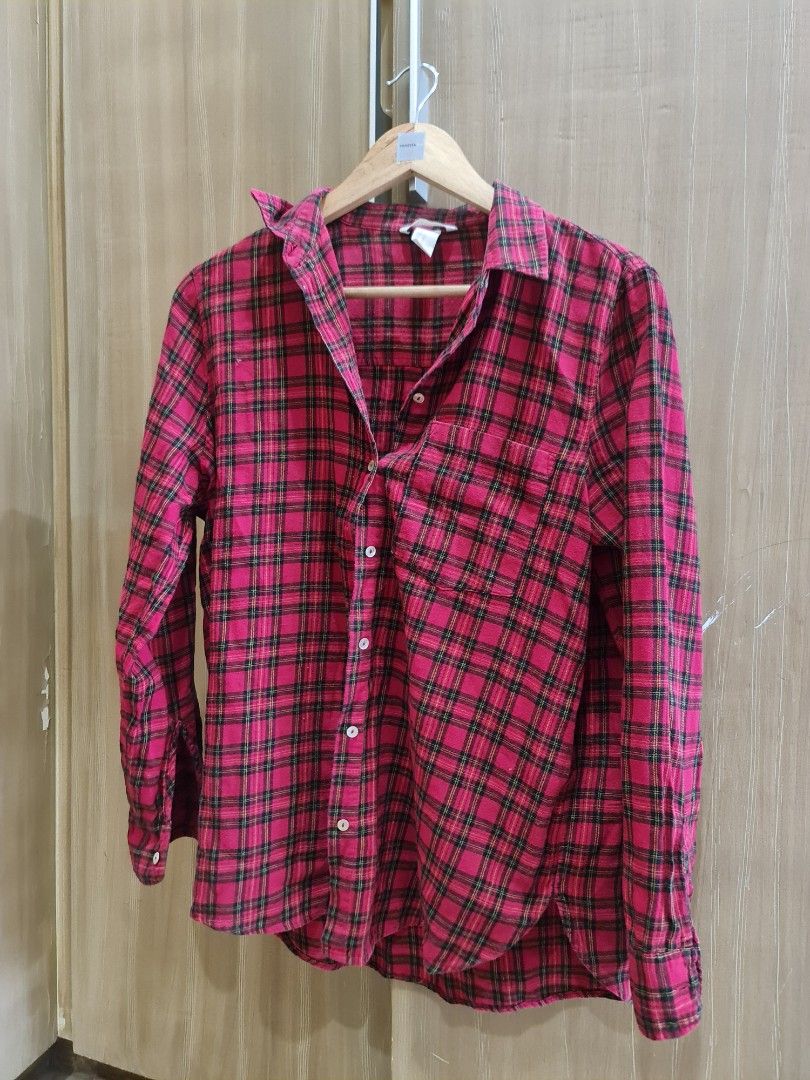 Large H&M Plad (Category: Longsleeves) located in Quezon City. Submitted by fp332 (Listing ID 1319644761, Image 1). Description: .