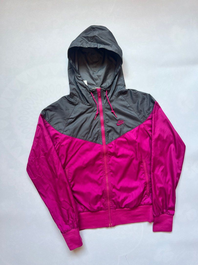 S Nike Two Tone Windbreaker Men s Fashion Coats Jackets and Outerwear on Carousell