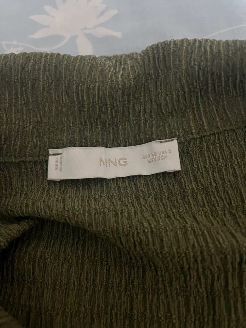 Mango dress (Category: Dresses) located in Quezon City. Submitted by _ynlm (Listing ID 1319638486, Image 2). Description: Used thrice. Good as new. Slightly body-hugging. .