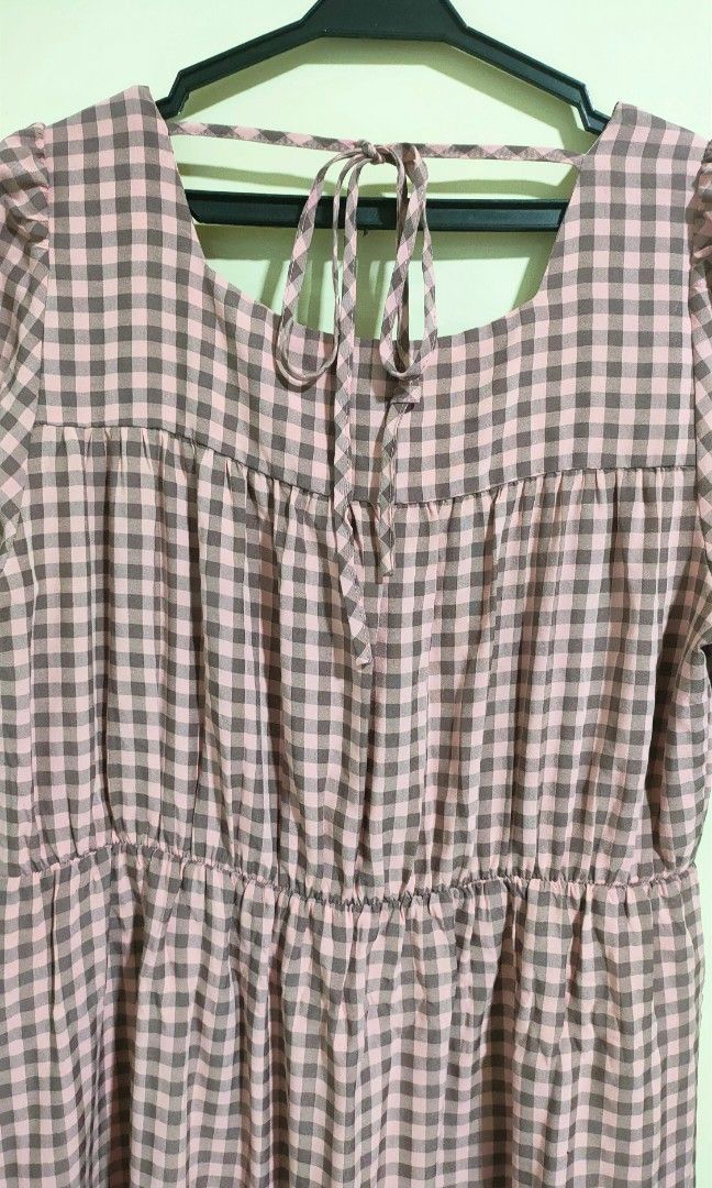 Maxi dress, large to xl (Category: Dresses) located in Manila. Submitted by ltaenterprises (Listing ID 1319592669, Image 2). Description: used once can pass as new rfs: decluttering.