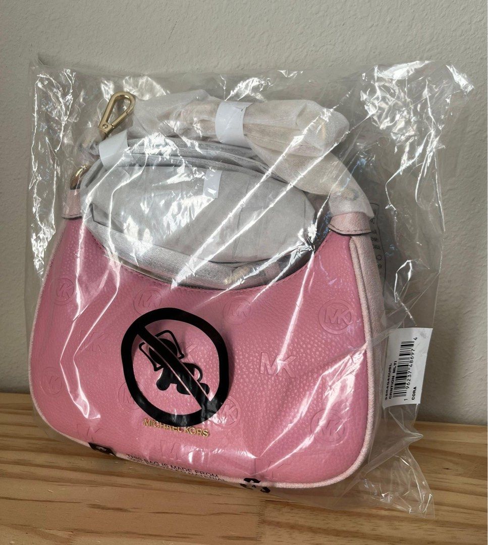 Michael kors medium cora (Category: Luxury Bags & Wallets) located in Quezon City. Submitted by wanderlust.pinas (Listing ID 1319640971, Image 2). Description: .