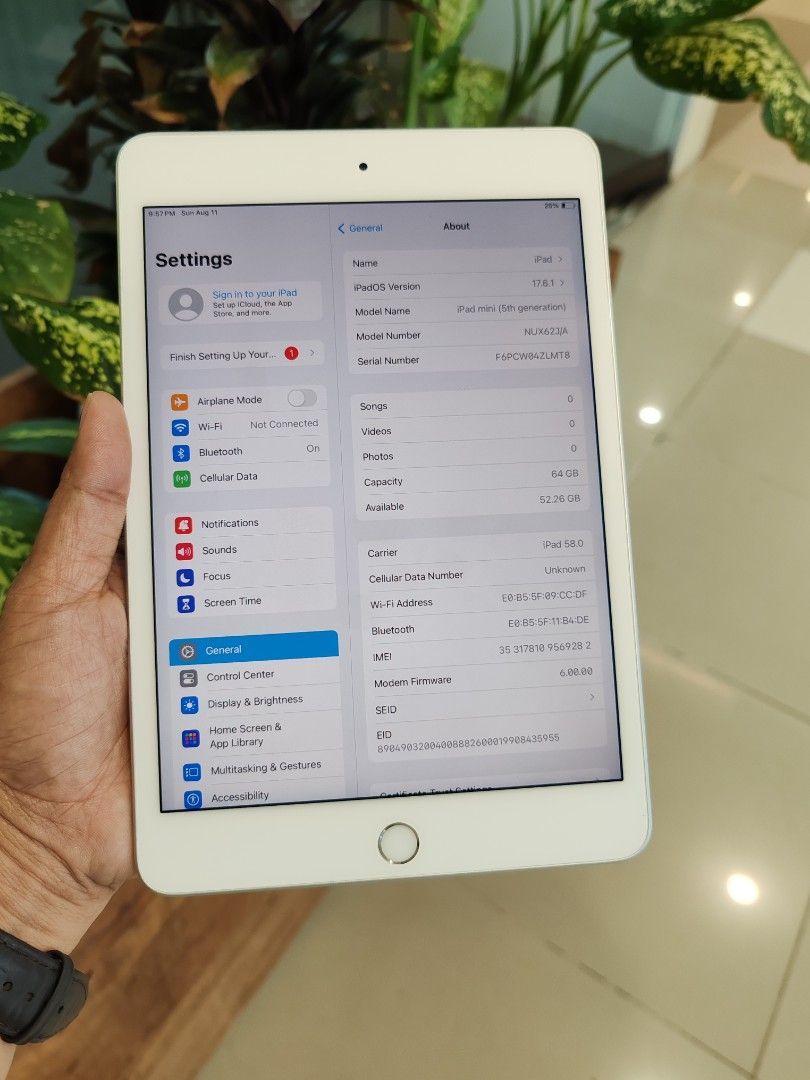Ipad Mini 5 LTE 64 gig (Category: iPad) located in Quezon City. Submitted by ronalynac40976 (Listing ID 1319561969, Image 3). Description: ‼️Pre-loved‼️ Ipad mini 5 64gig LTE good condition with, charger & case Physical store in greenhills shopping center, San Juan metro Manila dm or call 09279500069 Aquarium area stall# Y-18.