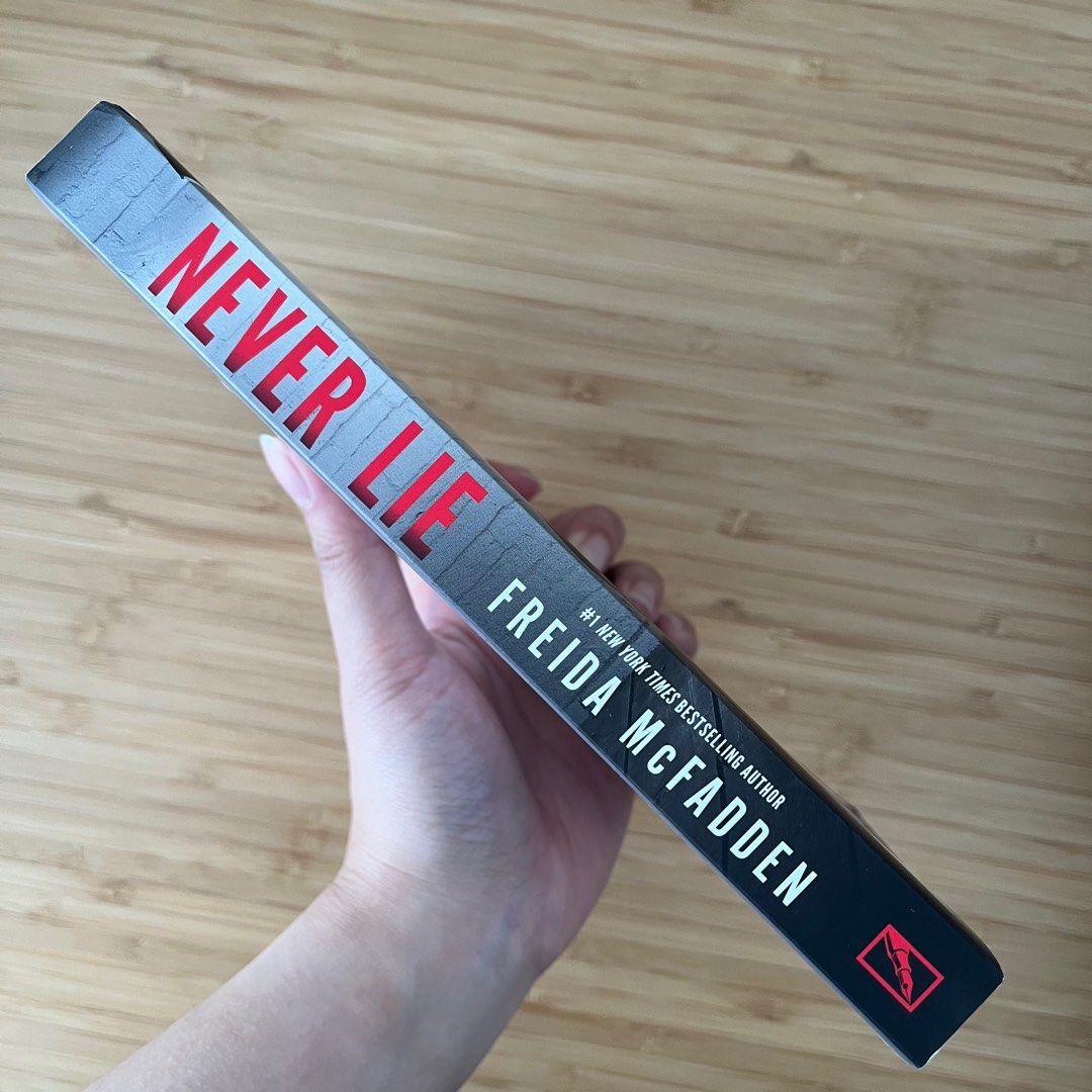 Never Lie by Freida McFadden Book, Hobbies & Toys, Books & Magazines, Storybooks on Carousell