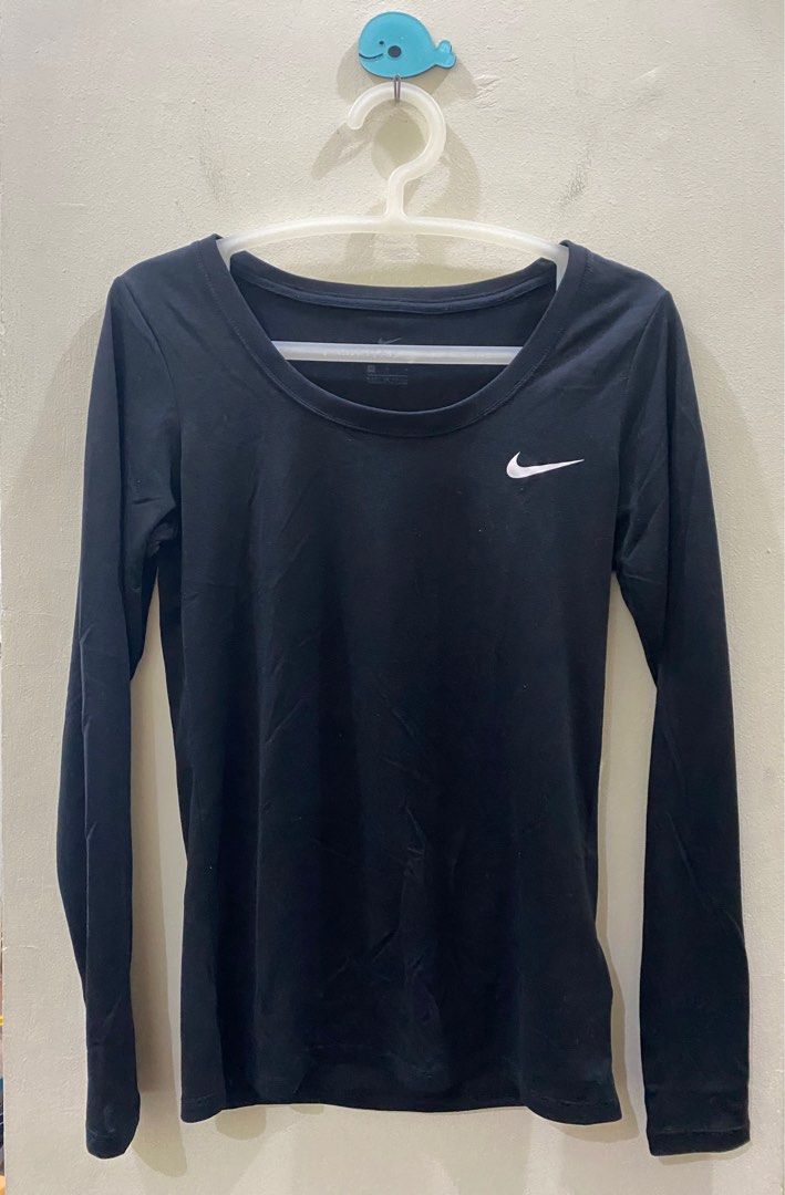 Nike Dri Fit Compression Longsleeves (Category: Activewear) located in Manila. Submitted by glosshauls (Listing ID 1319620231, Image 1). Description: RFS: decluttering MOD: Gcash, BPI MOP: Lalamove, Grab (pls message me if opting for other couriers). Buyer shoulders SF Can do UST meet ups.